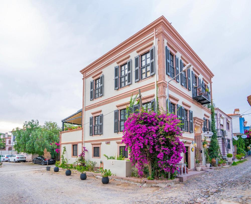 siyah lale otel cunda