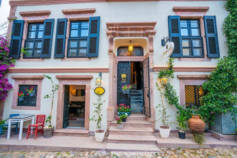 siyah lale otel cunda