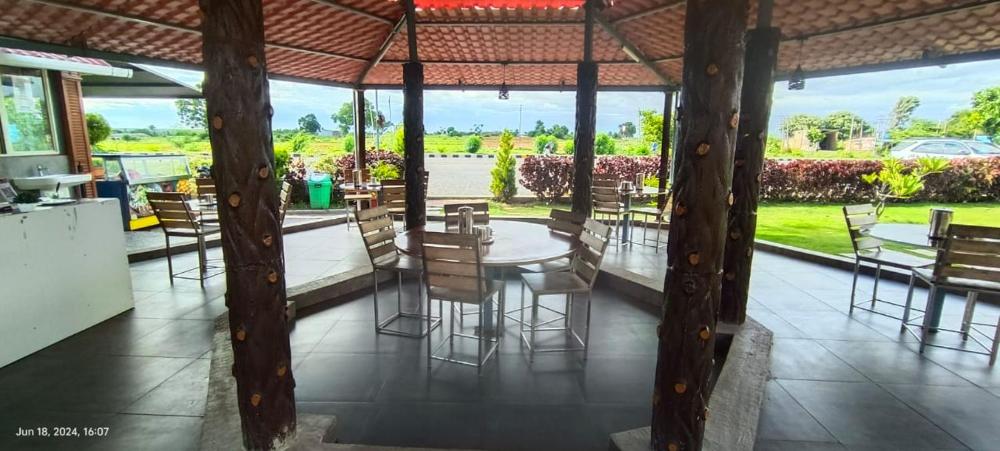 Manvith's Heritage River Retreat 
