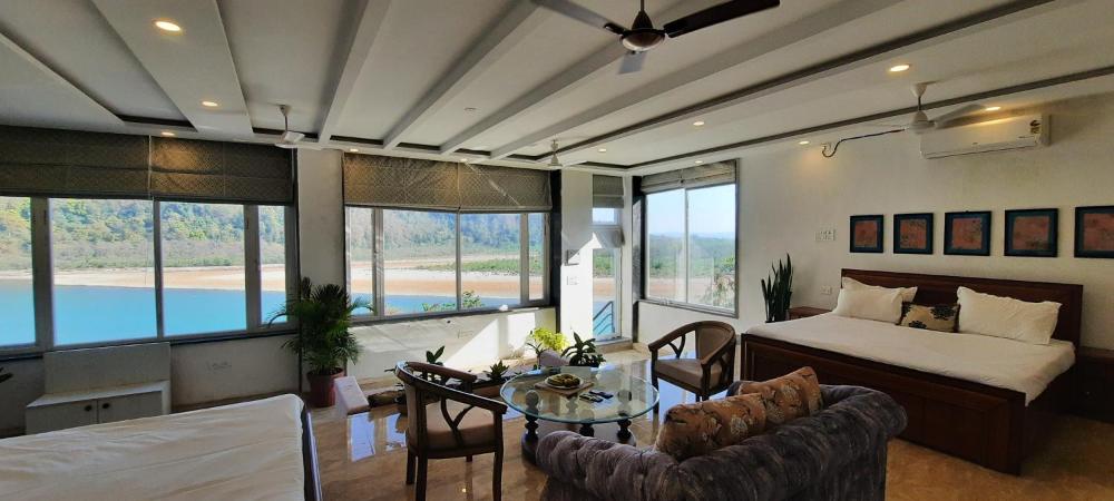 Meeram Ganga- A Boutique Stay By The Ganges!