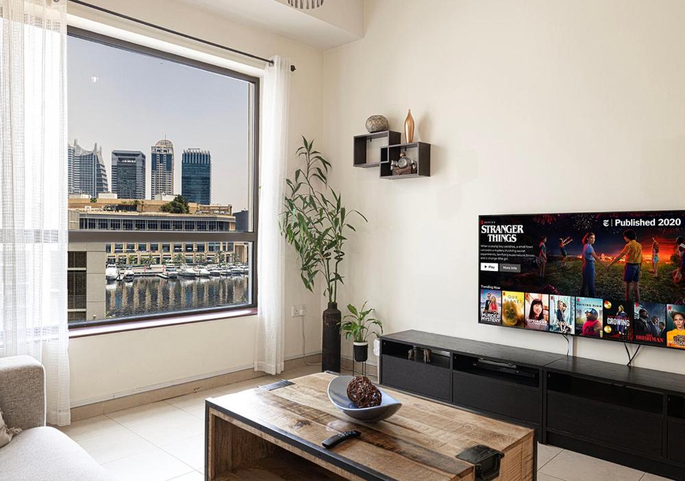 First Class Apartments in Heart of JBR, Steps to the Beach - 121 Living