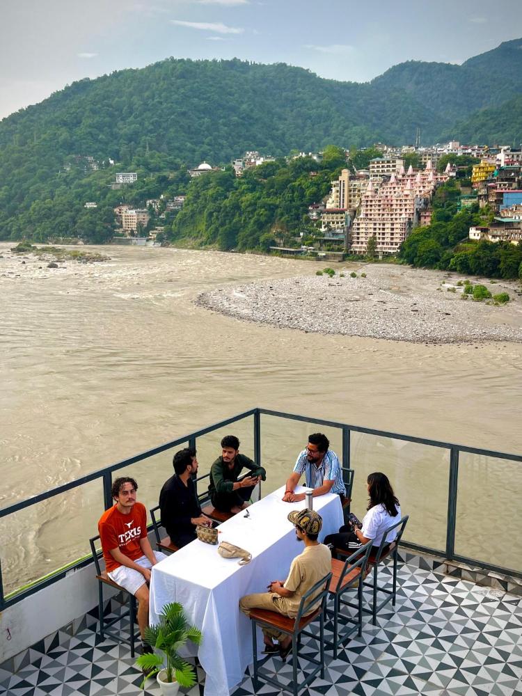 Joey's By The Ganges