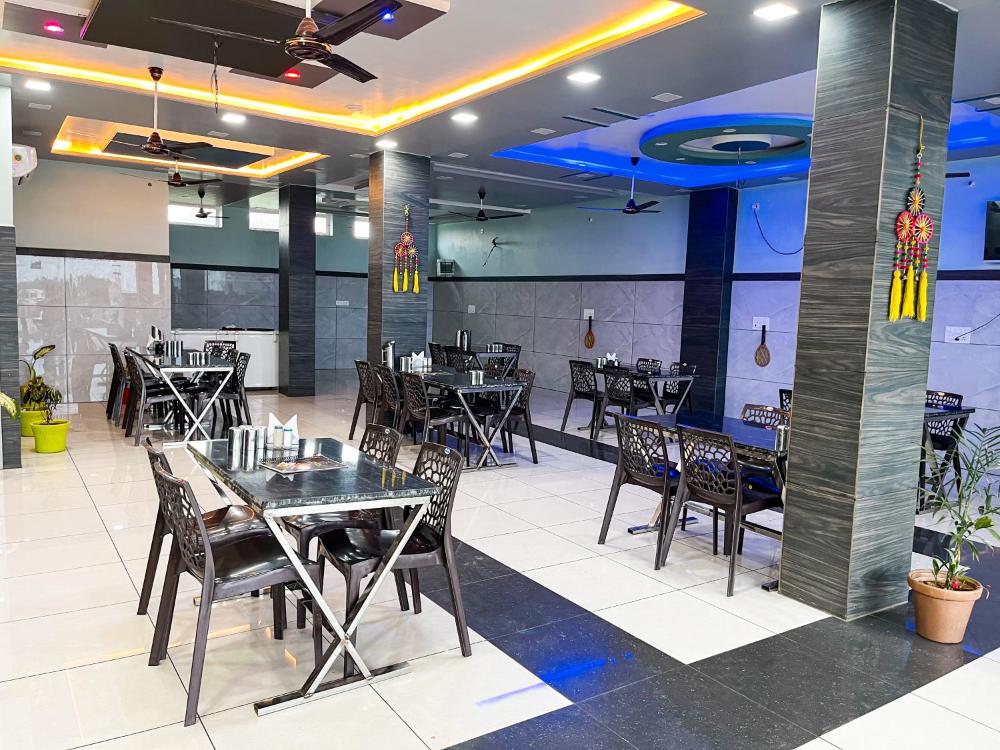 Hotel Janki Palace & Restaurant