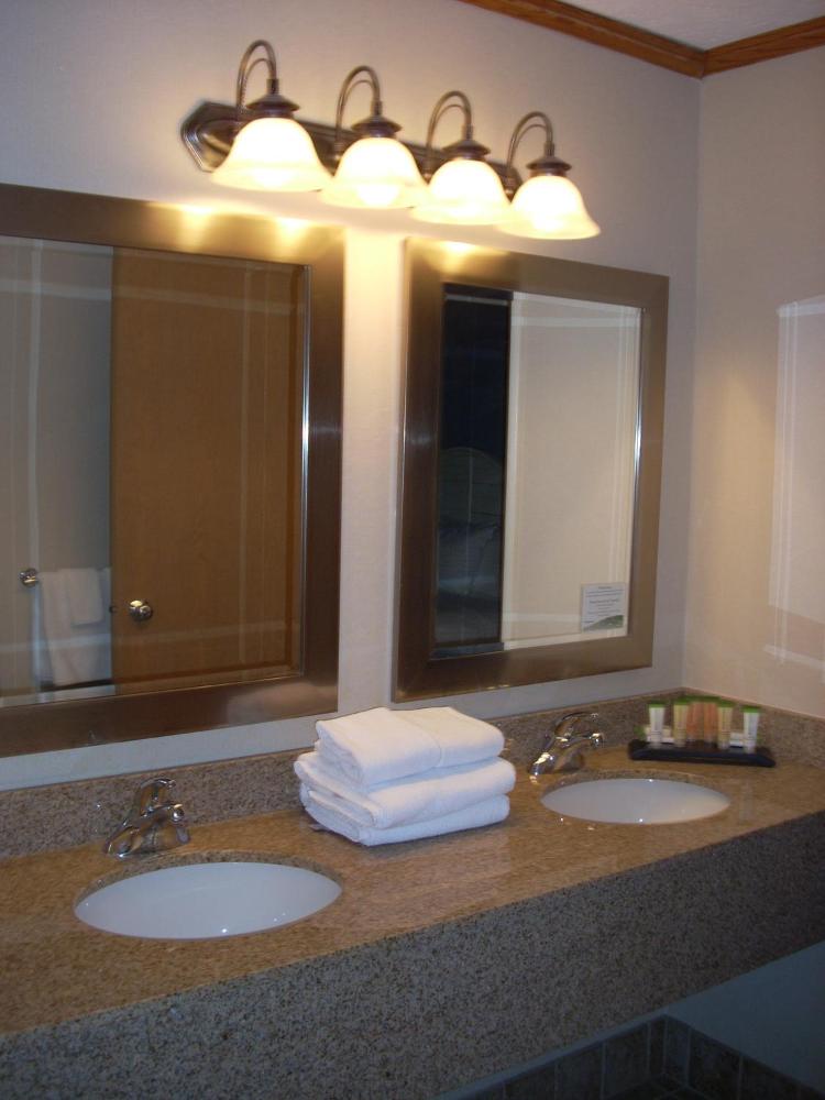 Room image 4