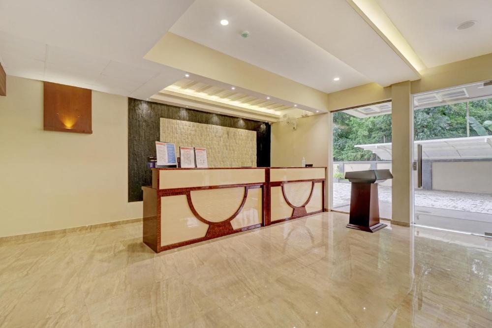 Super Townhouse Kizhakkambalam Tourist Home