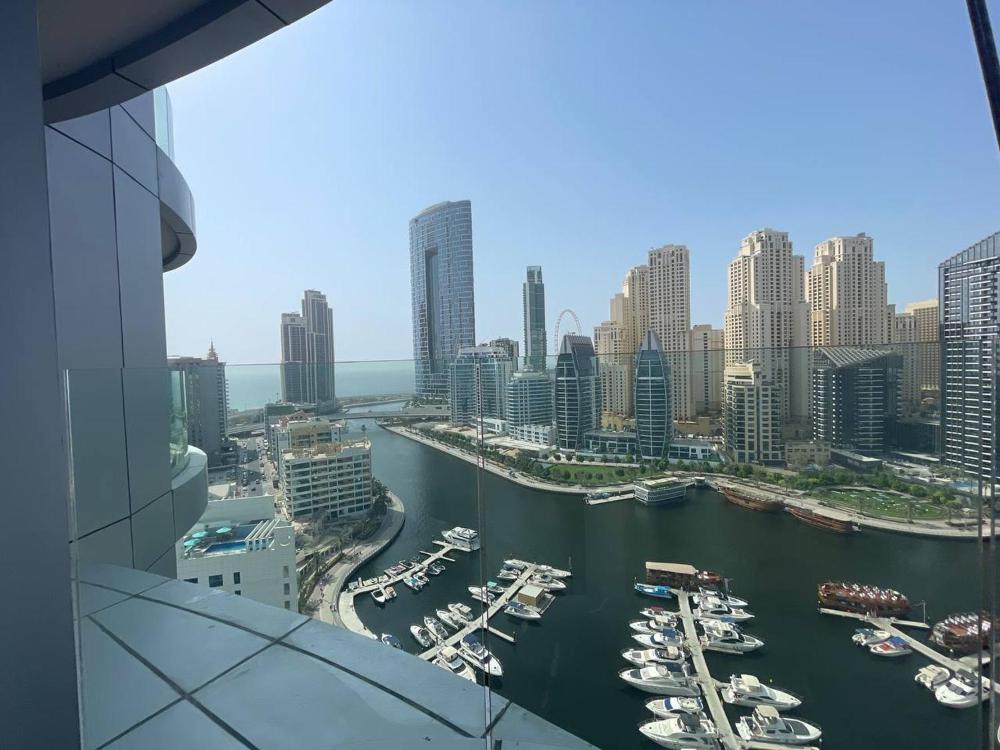 Dubai Marina Walk Gem Modern Apartments with Pool & Gym access, Steps to Beach & Metro Managed by Su