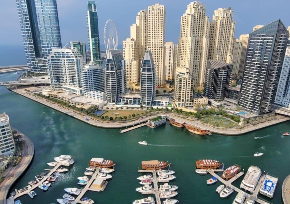 Dubai Marina Walk Gem Modern Apartments with Pool & Gym access, Steps to Beach & Metro Managed by Su