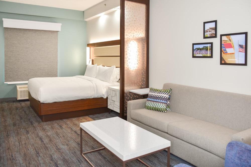 Room Image 3