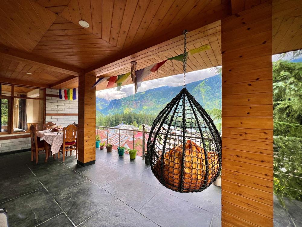 Goroomgo Urban Monk Stays Manali