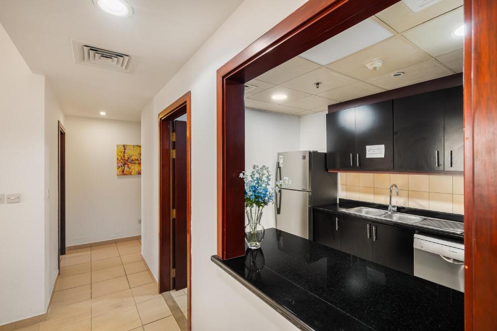 Beautiful 2BR & 4BR Apartments on JBR Beach, Walking Distance to Bluewaters Island - By Sunkissed Ho