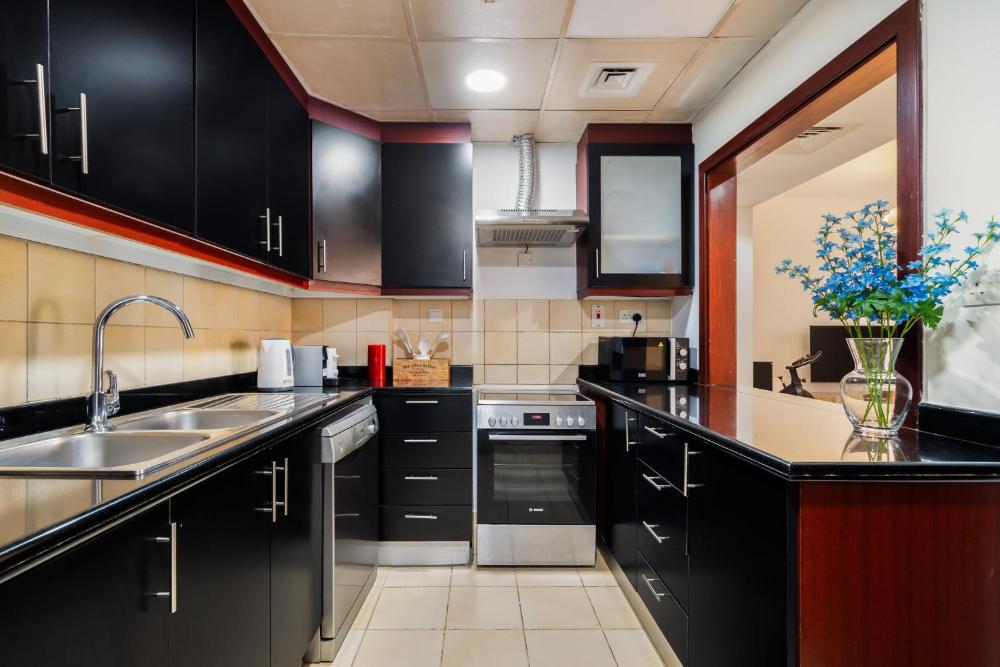 Beautiful 2BR & 4BR Apartments on JBR Beach, Walking Distance to Bluewaters Island - By Sunkissed Ho