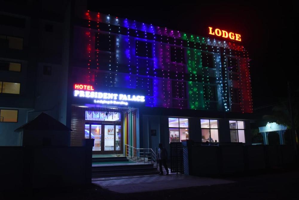 Hotel President Palace, Akkalkot