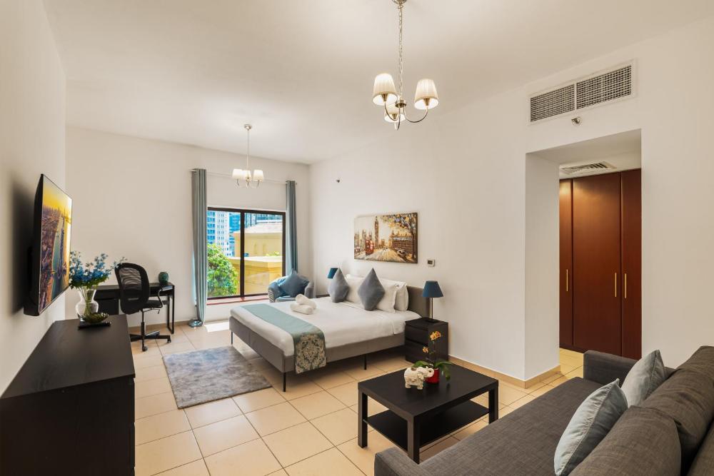 Beautiful 2BR & 4BR Apartments on JBR Beach, Walking Distance to Bluewaters Island - By Sunkissed Ho
