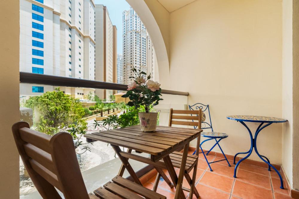 Beautiful 2BR & 4BR Apartments on JBR Beach, Walking Distance to Bluewaters Island - By Sunkissed Ho