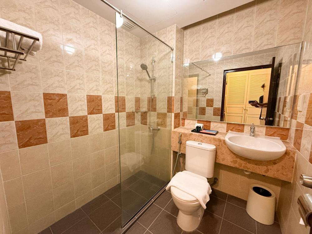 Room image 4
