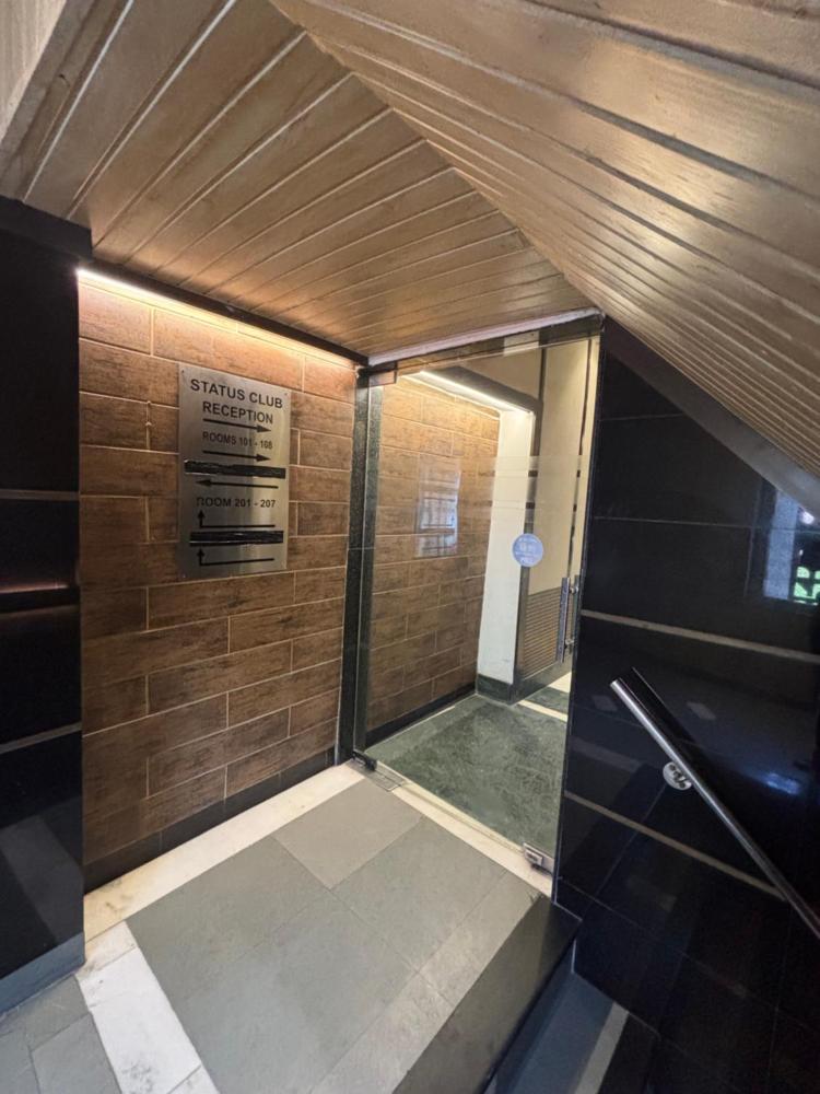 Status Business Hotel