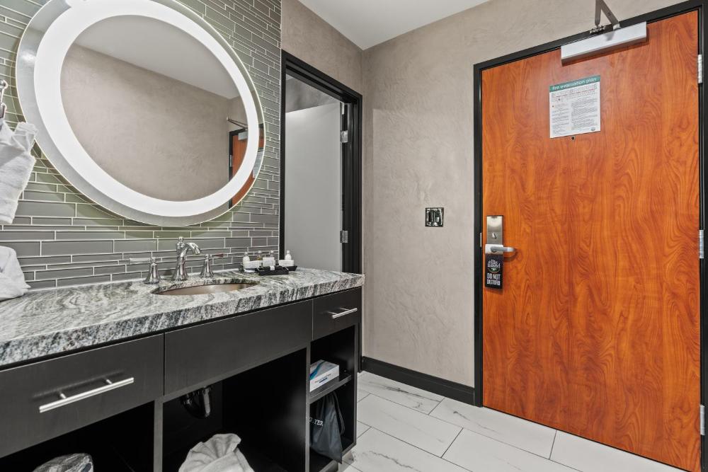 Room Image 3