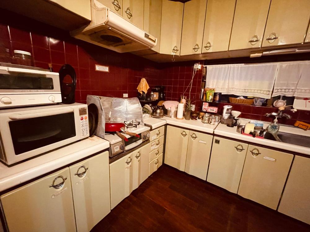milk ya guest house caters to women only
