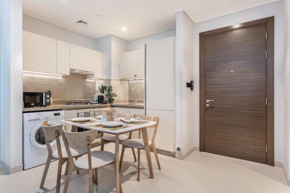 Luxury 1BR Holiday Home CV A107 near Burj Khalifa