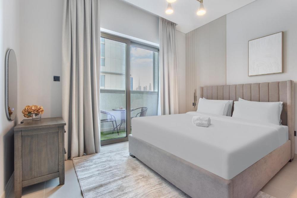 Luxury 1BR Holiday Home CV A107 near Burj Khalifa