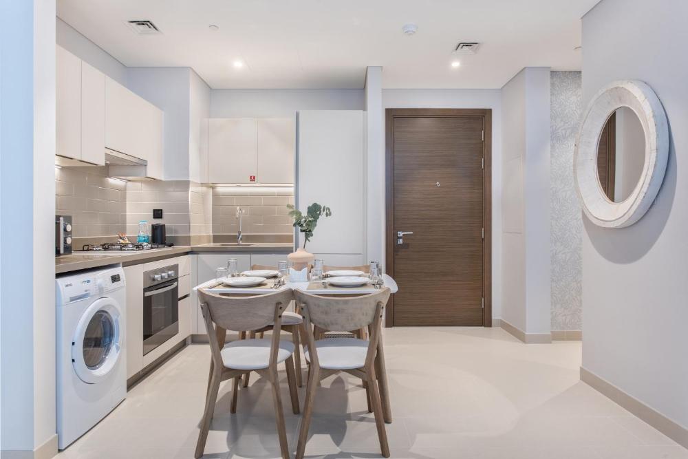 Luxury 1BR Holiday Home CV A107 near Burj Khalifa
