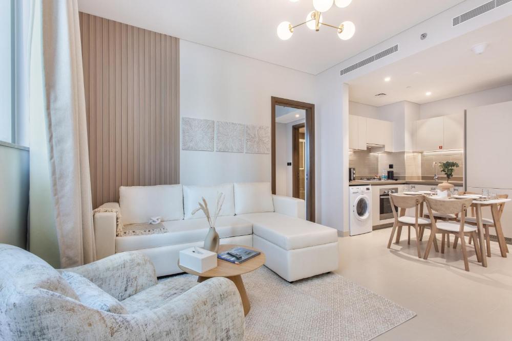 Luxury 1BR Holiday Home CV A107 near Burj Khalifa