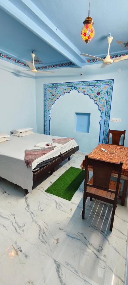 Room image 3