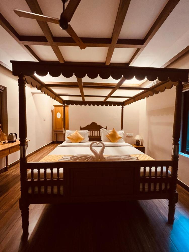 ATHIRAPPILLY SREENILAYAM HERITAGE RESORT 