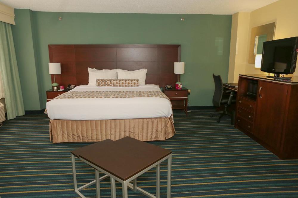 Photo - Crowne Plaza Hotel Virginia Beach-Norfolk, an IHG Hotel