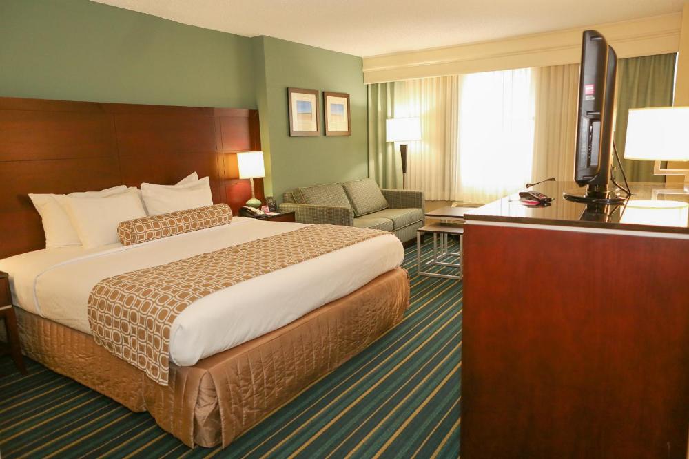 Photo - Crowne Plaza Hotel Virginia Beach-Norfolk, an IHG Hotel