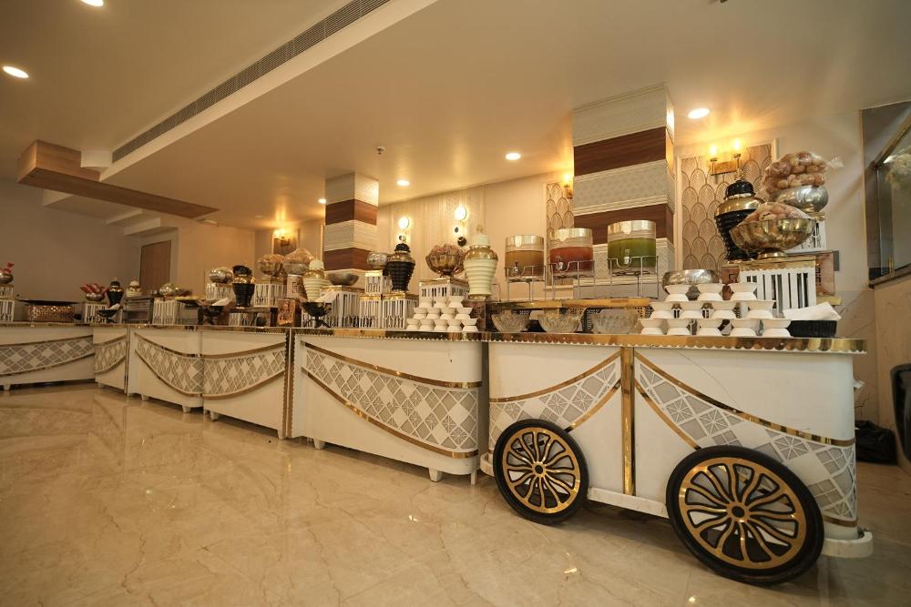 Hotel The Grand Oasis Greater Noida 