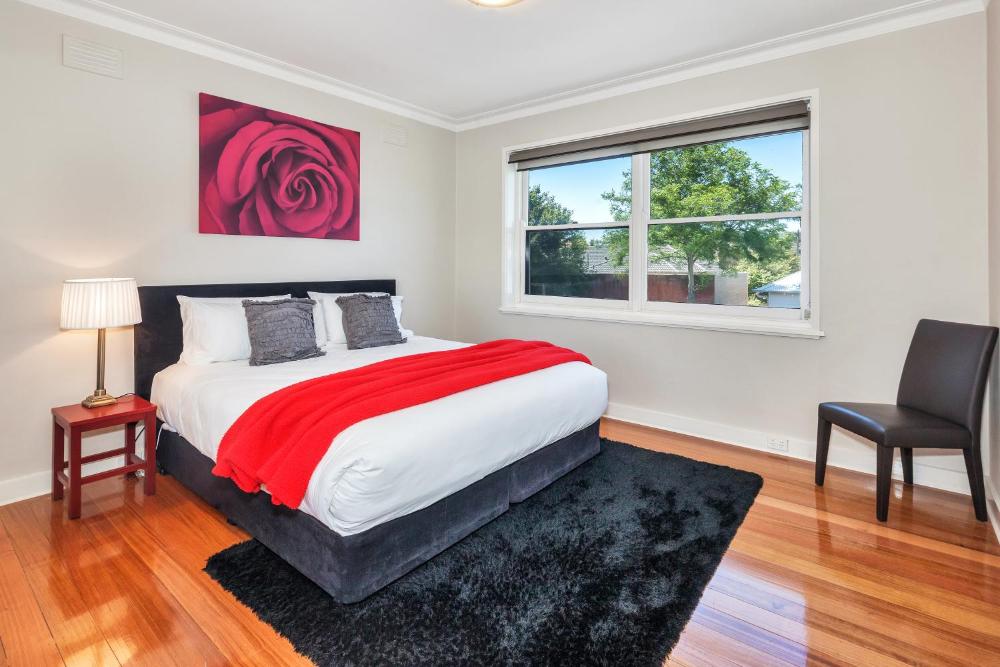 Lake Wendouree Luxury Apartments on Webster