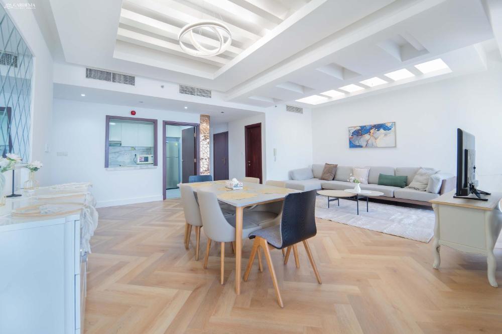 JBR Amwaj 4 , Upgraded Sea and Ain Dubai Views, 2m walk to Beach By Gardenia Suitse