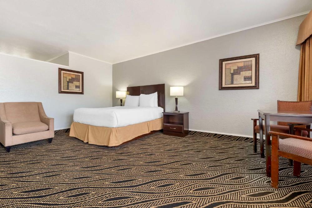 Room image 2