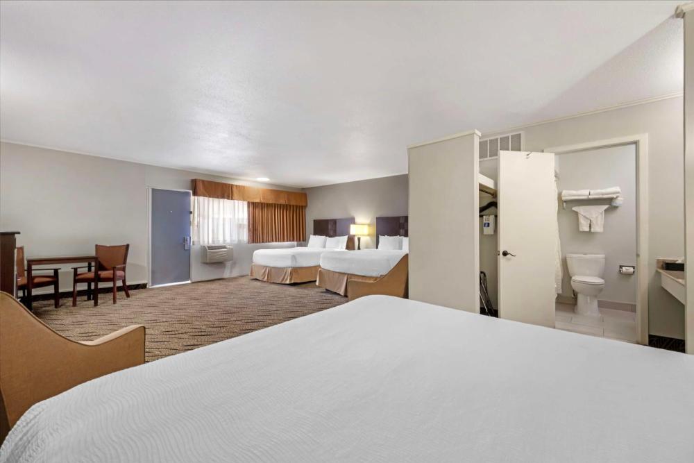 Room image 4