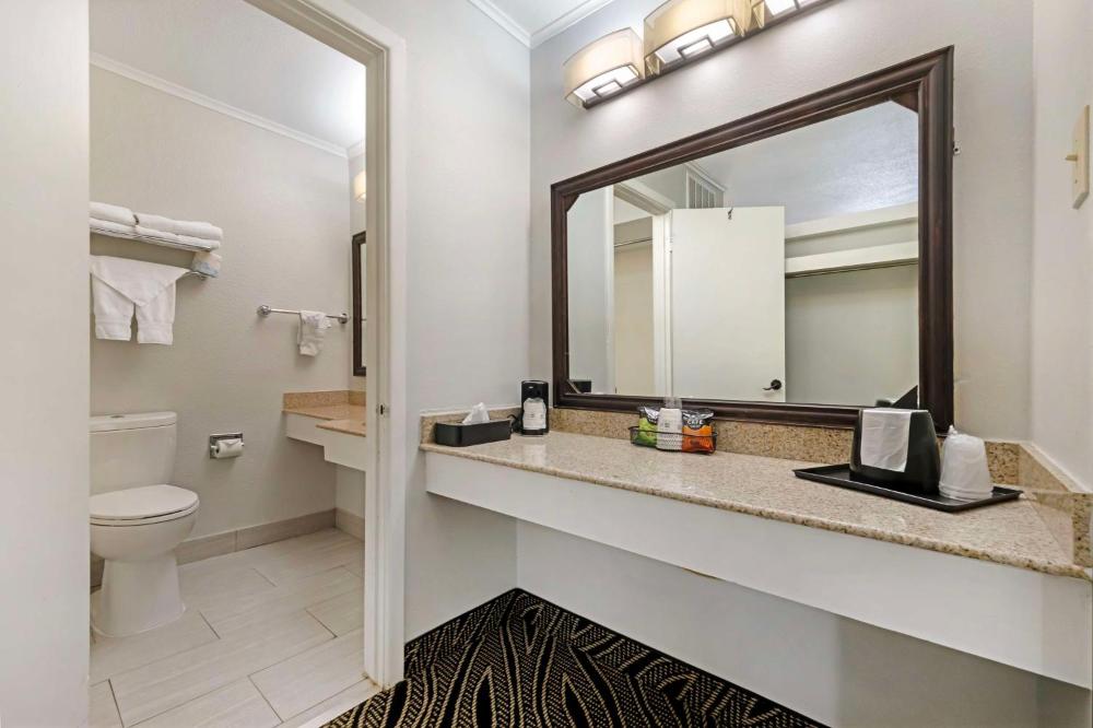 Room image 5