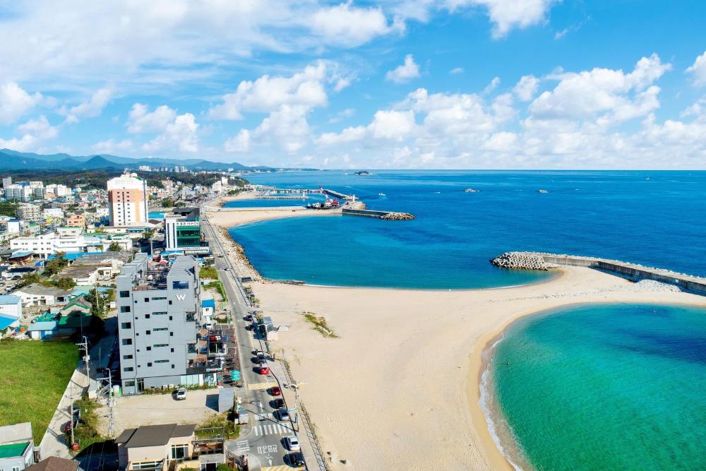 sokcho pool view spa pool villa