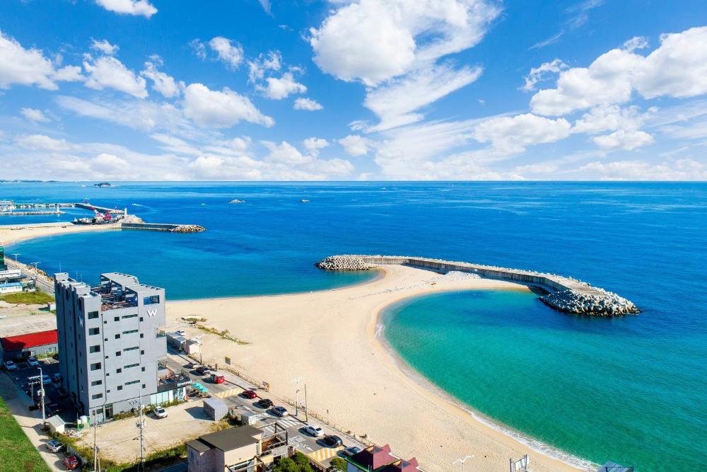 sokcho pool view spa pool villa