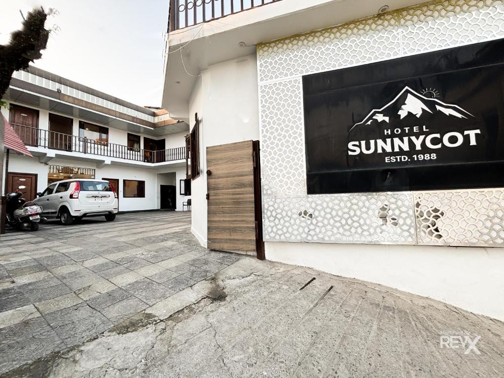 Hotel Sunny Cot - Free Mall Shuttle and Parking