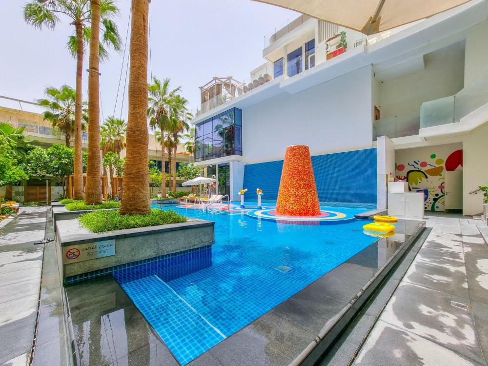 Luxury 3BDR Apartment, Pool & Beach Access