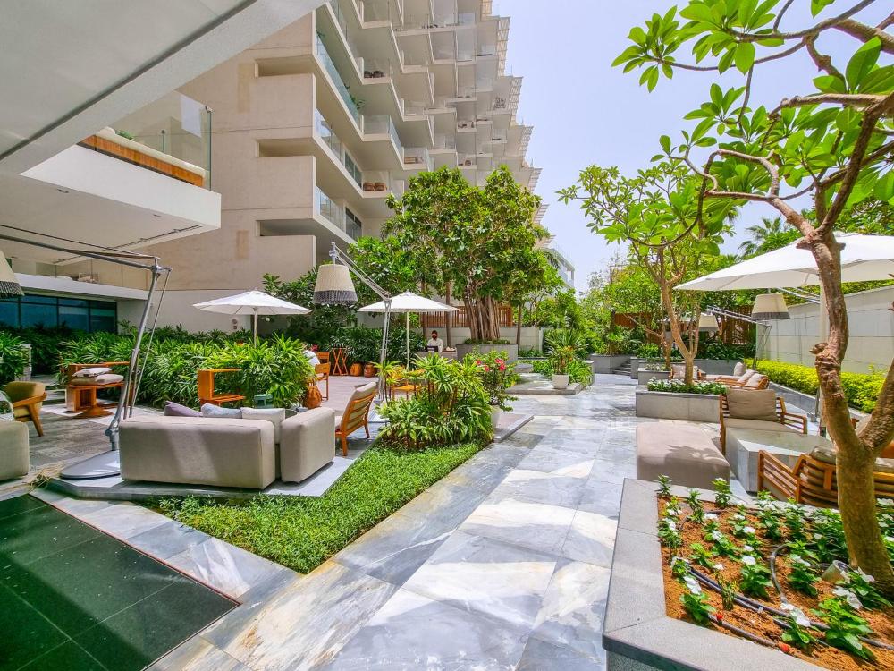 Luxury 3BDR Apartment, Pool & Beach Access