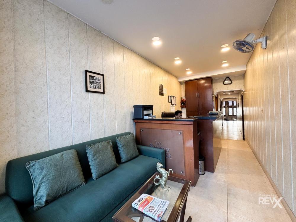 Hotel Sunny Cot - Free Mall Shuttle and Parking
