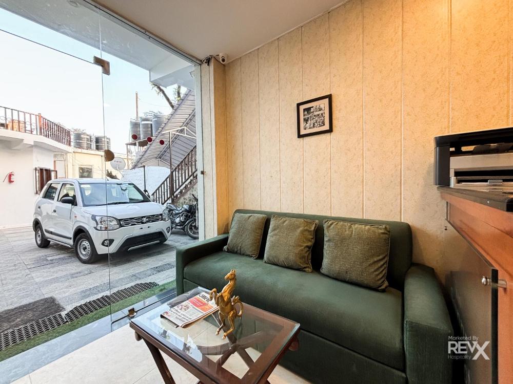 Hotel Sunny Cot - Free Mall Shuttle and Parking