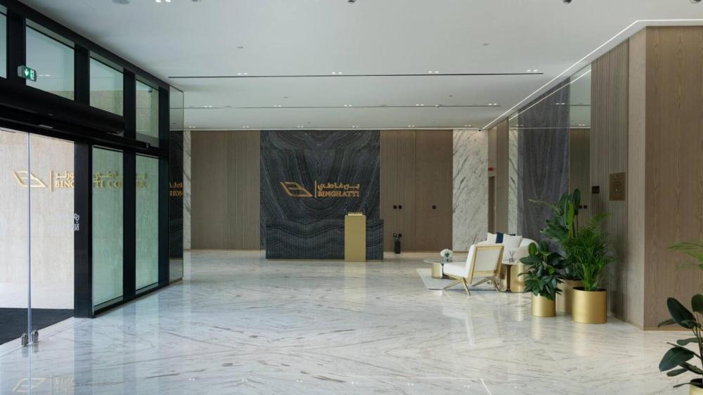 Elegant 1br Escape Jvc Pool & Balcony Access