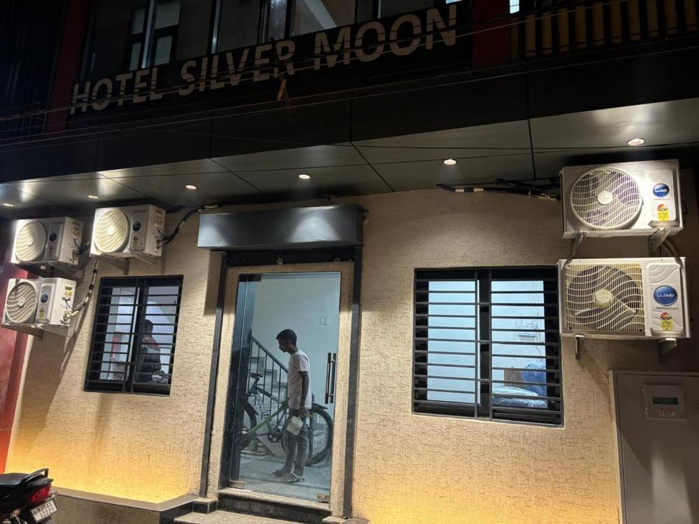 Hotel Silver Moon