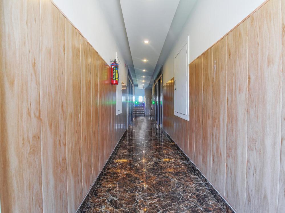 The Royal Galaxy - Hotel in Fateh Sagar Rd