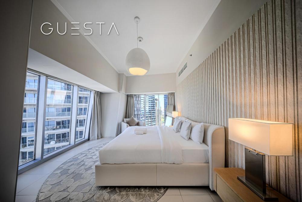 Cayan Tower, Dubai Marina