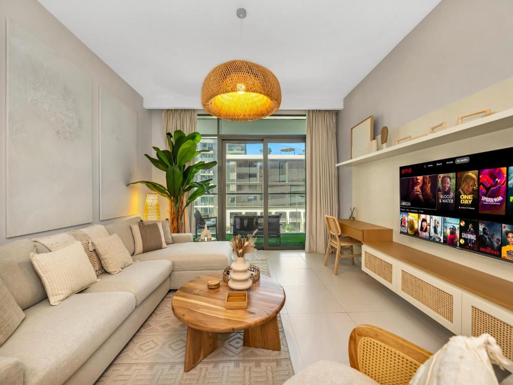 Chic 1 Bedroom on Private Beach in Dubai Harbour