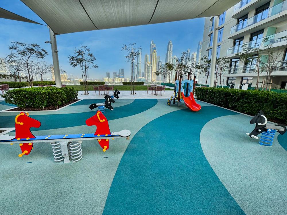 Chic 1 Bedroom on Private Beach in Dubai Harbour