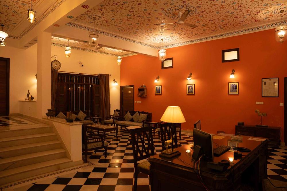 Hotel Karohi Villa